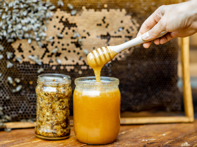 Mleczko pszczele i jego właściwości kosmetyczne